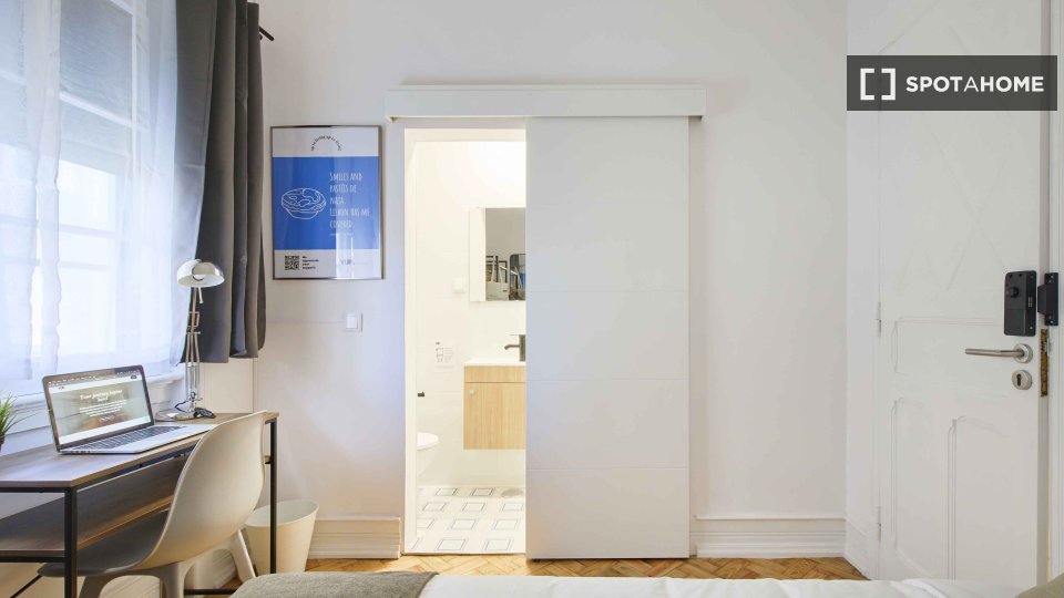 Double room Lisbon, 7 beds — photo 33