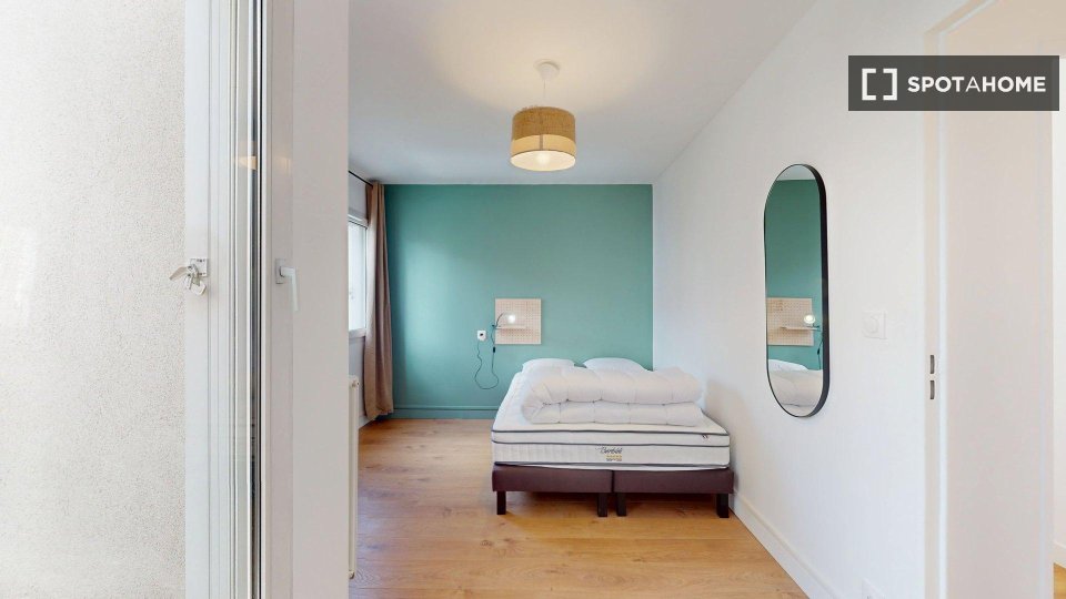Double room Paris, 5 beds — photo 1