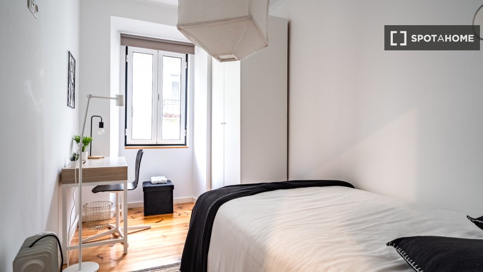 Apartment Lisbon, 2 beds — photo 11