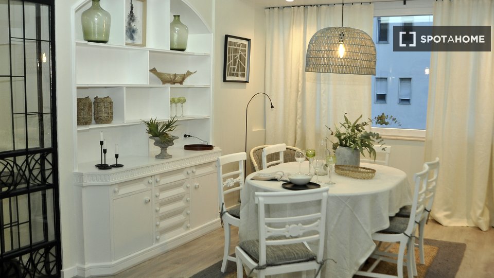 Apartment Lisbon, 2 beds, 90m² — photo 7