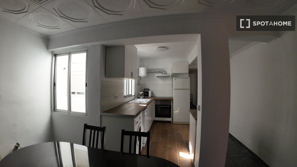 Double room Valencia, 4 beds, 90m² — photo 4