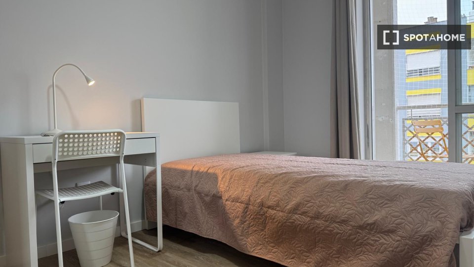 Double room Lisbon, 14 beds — photo 15
