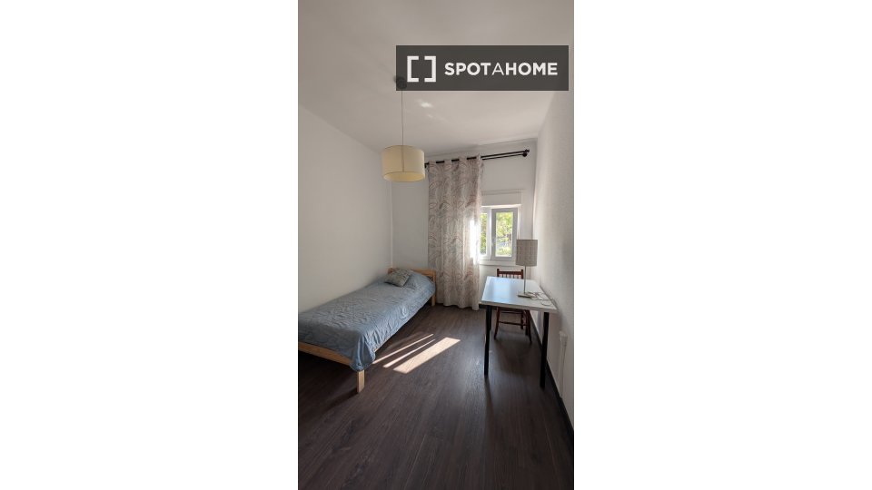 Double room Barcelona, 4 beds, 80m² — photo 5