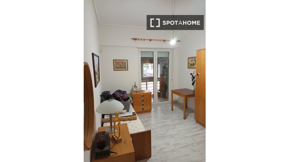Double room Lisbon, 3 beds, 120m² — photo 4