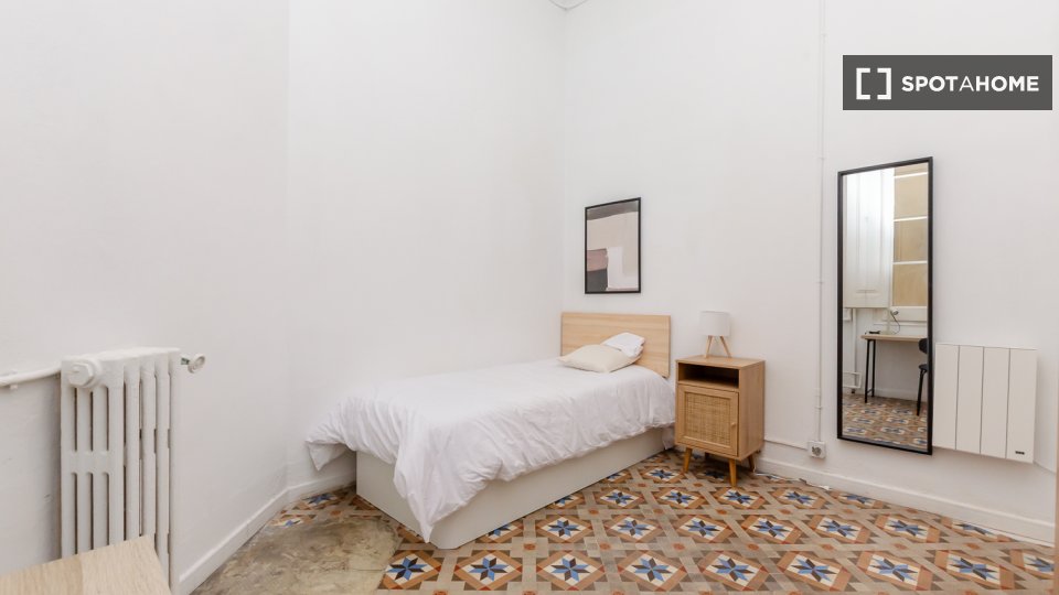Double room Barcelona, 10 beds, 252m² — photo 11