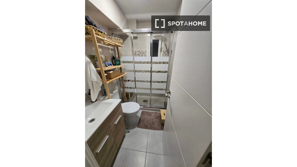 Double room Madrid, 2 beds, 90m² — photo 2