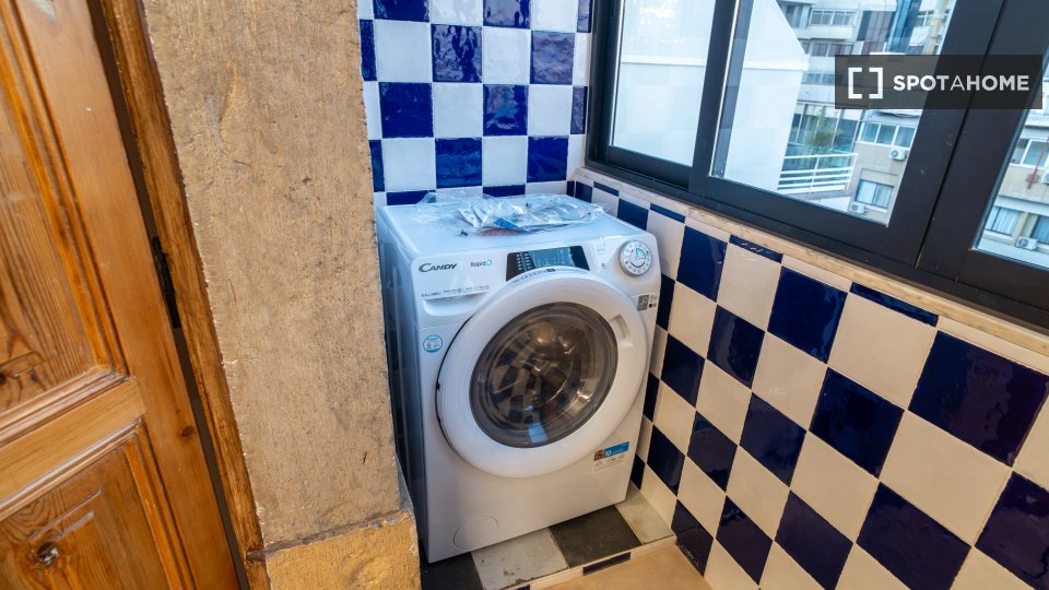 Double room Lisbon, 9 beds — photo 18