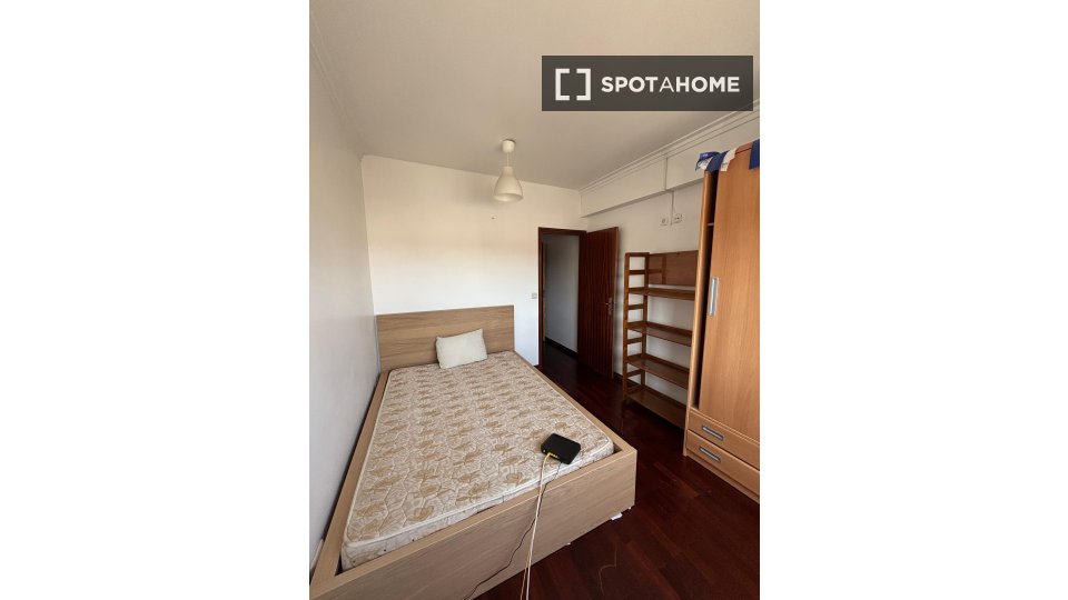 Double room Lisbon, 3 beds, 170m² — photo 6