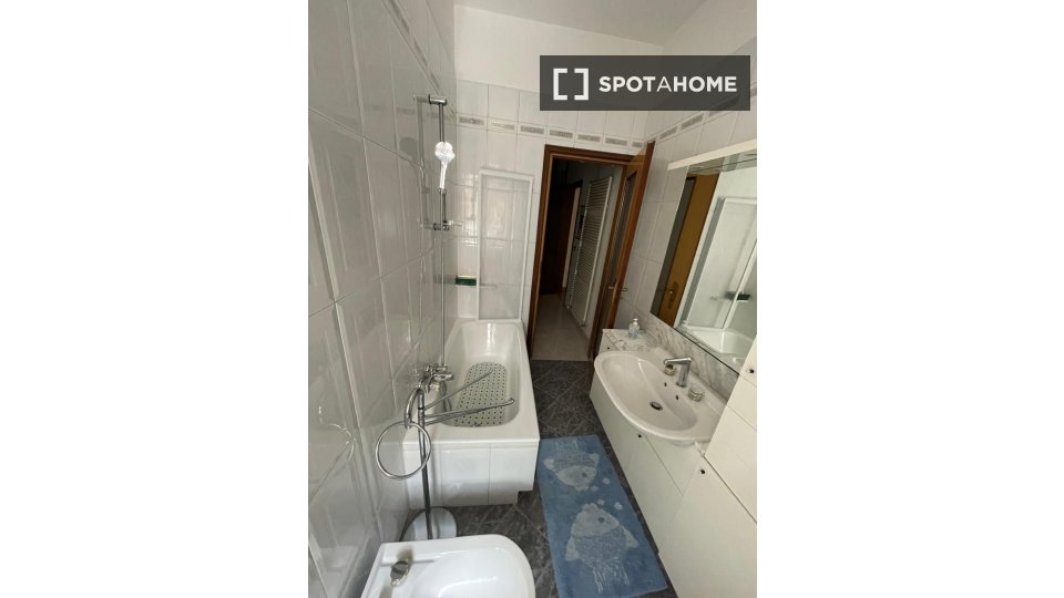 Double room Turin, 1 bed, 120m² — photo 12
