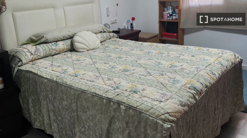Double room Malaga, 1 bed, 100m² — photo 4