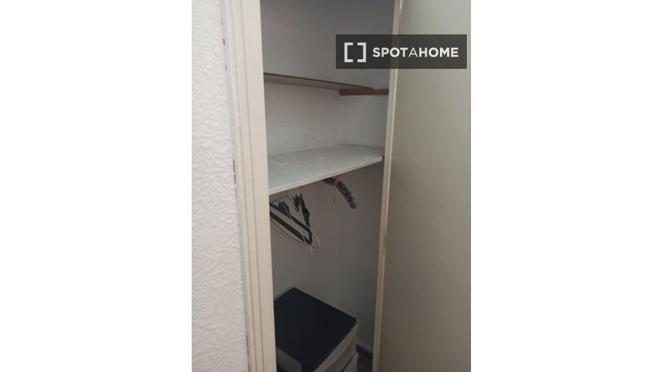 Double room Valencia, 4 beds, 90m² — photo 11