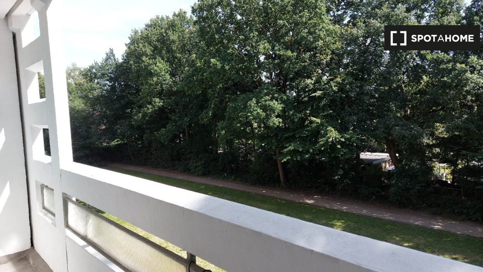 Apartment Hamburg, 1 bed, 34m² — photo 2