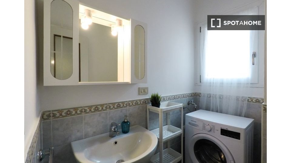 Double room Brescia, 5 beds — photo 17