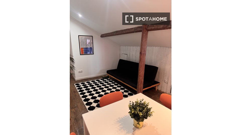 Apartment Lisbon, 2 beds, 80m² — photo 15