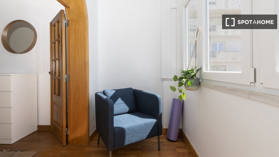 Apartment Lisbon, 2 beds, 65m² — photo 13
