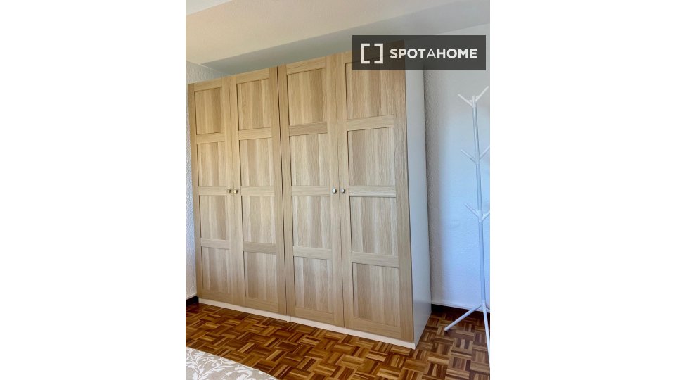 Double room Zaragoza, 4 beds, 92m² — photo 15