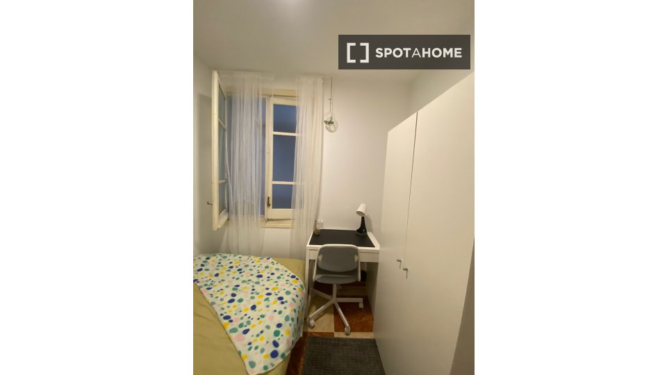 Double room Madrid, 4 beds — photo 18