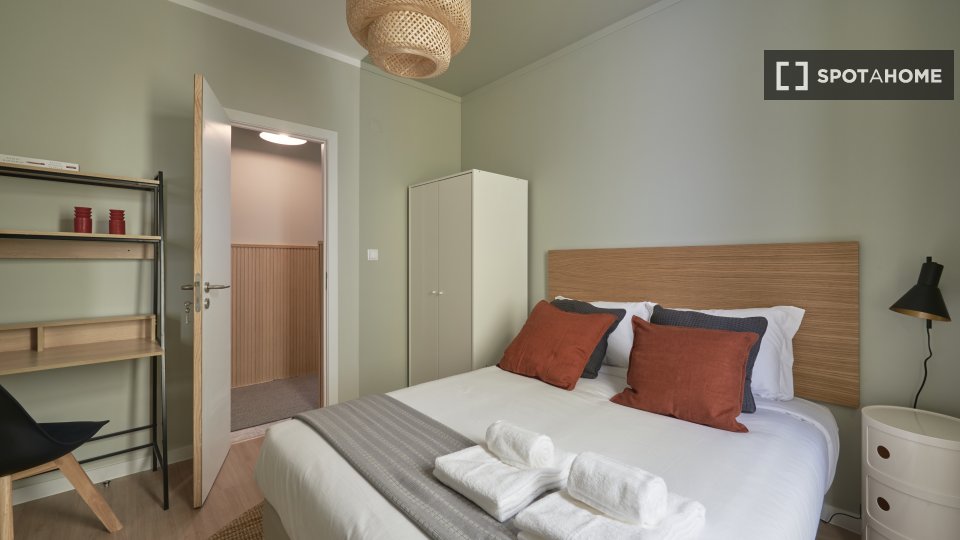 Double room Lisbon, 12 beds — photo 18