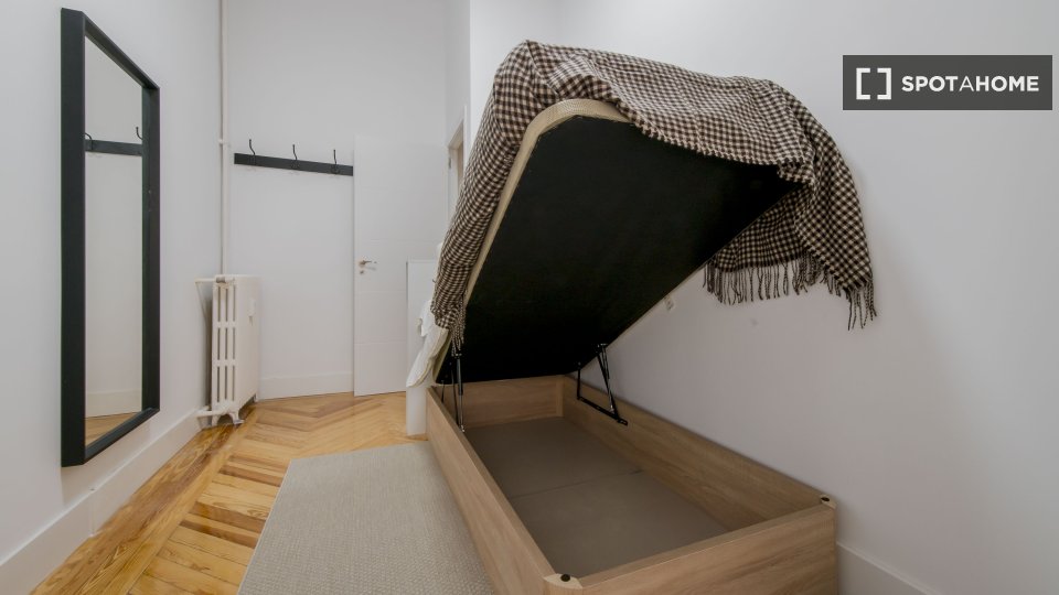 Double room Madrid, 10 beds — photo 1