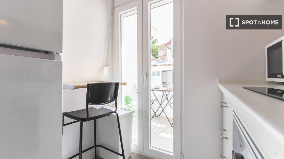 Apartment Lisbon, 2 beds — photo 2