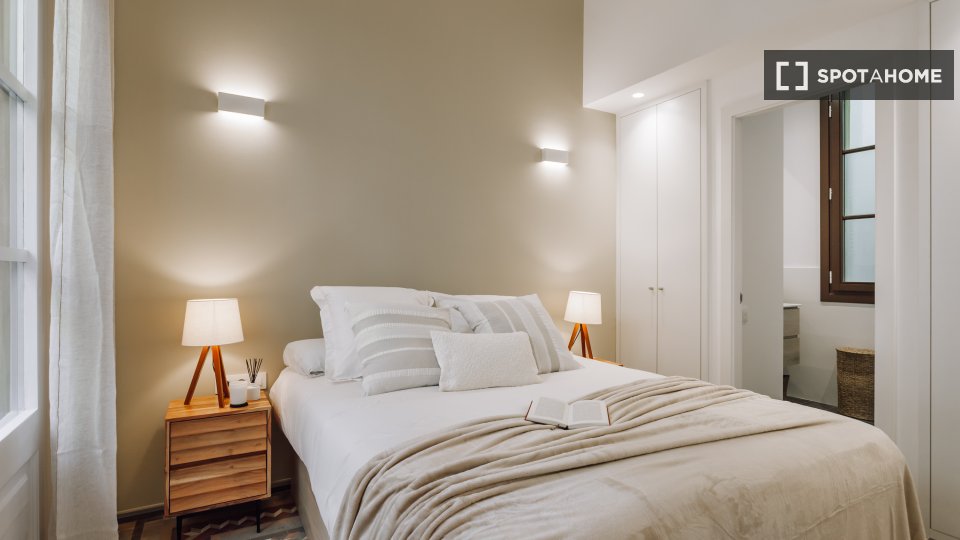Apartment Barcelona, 1 bed, 51m² — photo 1