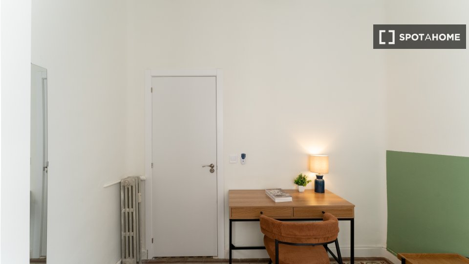 Double room Madrid, 7 beds — photo 11