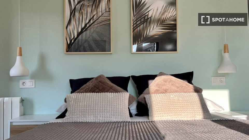 Double room Madrid, 8 beds — photo 14