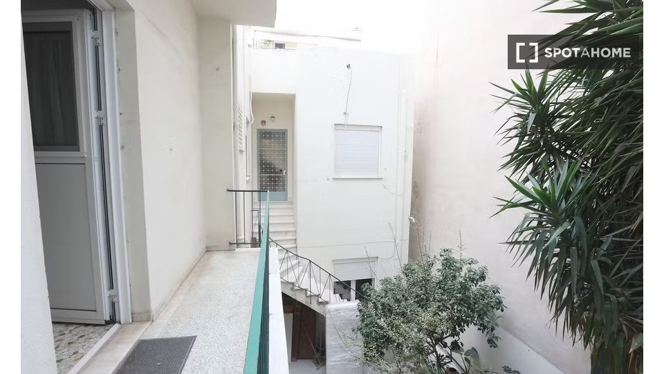 Double room Athens, 8 beds — photo 18