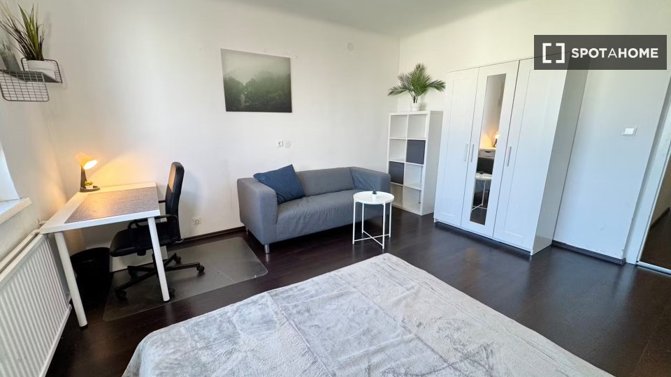 Double room Vienna, 3 beds, 48m² — photo 10