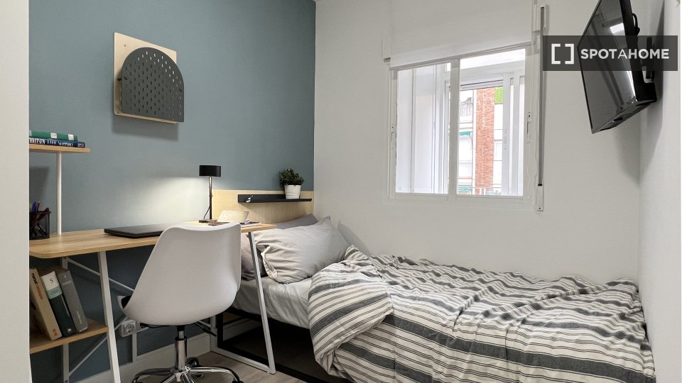 Double room Madrid, 5 beds — photo 18