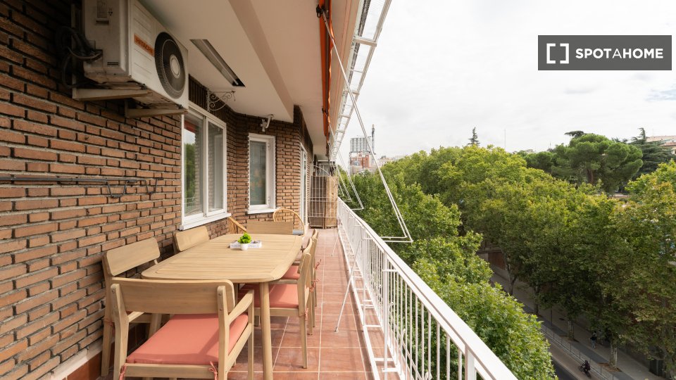 Double room Madrid, 6 beds — photo 15