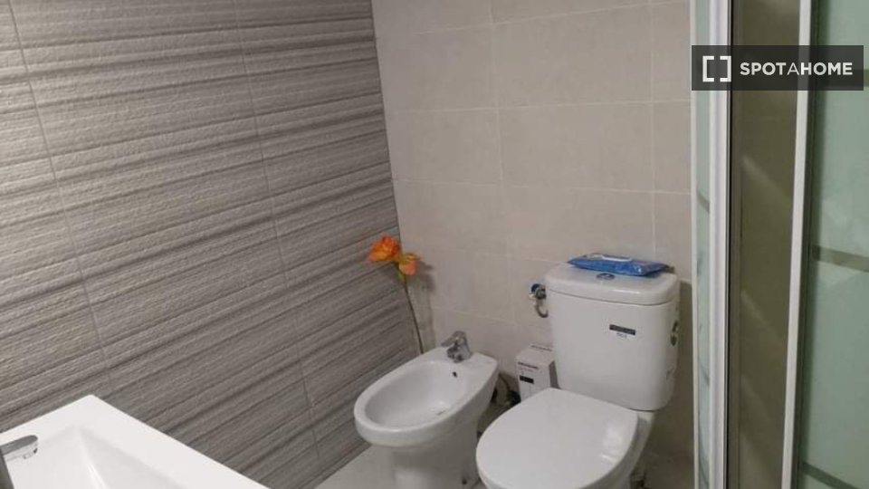 Double room Alicante, 4 beds, 89m² — photo 3