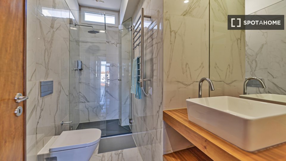Double room Lisbon, 6 beds — photo 14
