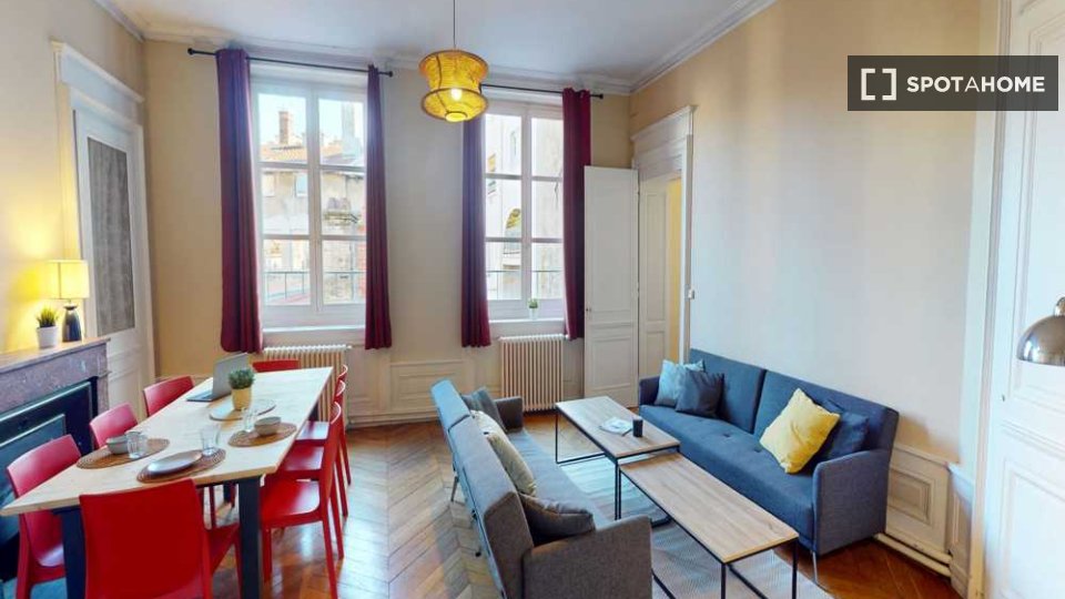 Double room Lyon, 7 beds, 240m² — photo 13