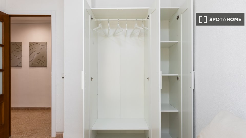 Double room Valencia, 6 beds, 100m² — photo 11