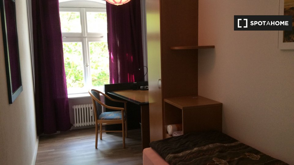 Double room Berlin, 4 beds, 70m² — photo 4