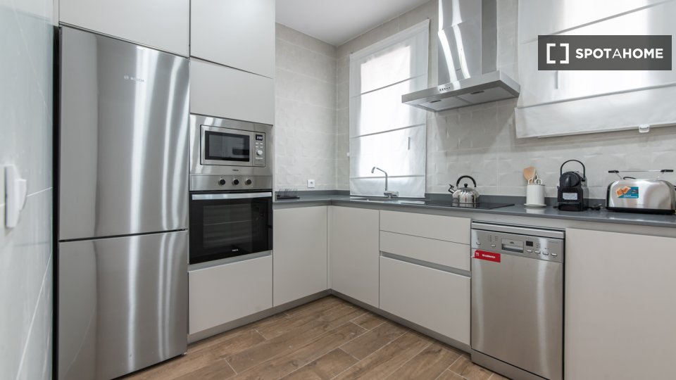 Apartment Madrid, 3 beds, 100m² — photo 2