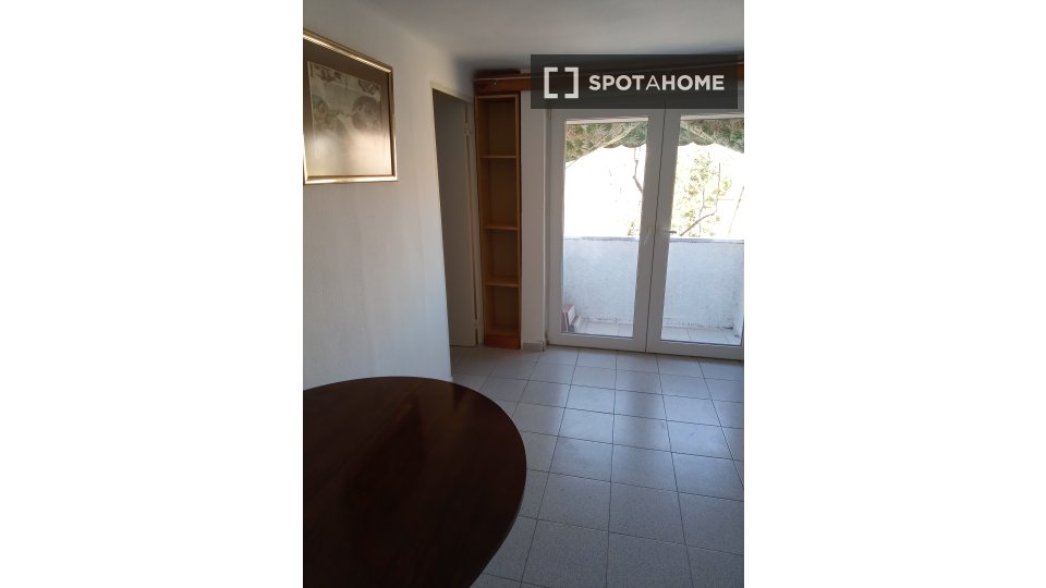 Double room Madrid, 3 beds, 50m² — photo 15
