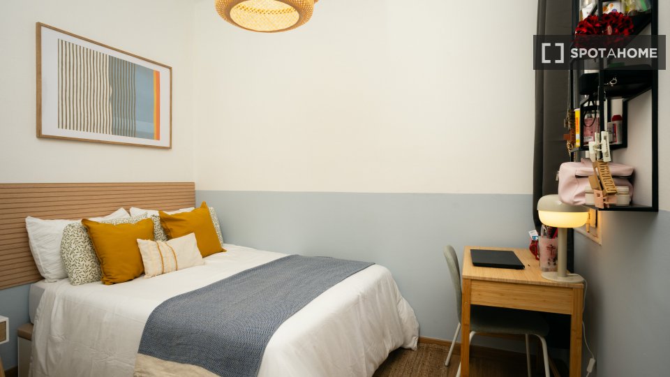 Double room Barcelona, 3 beds, 110m² — photo 16