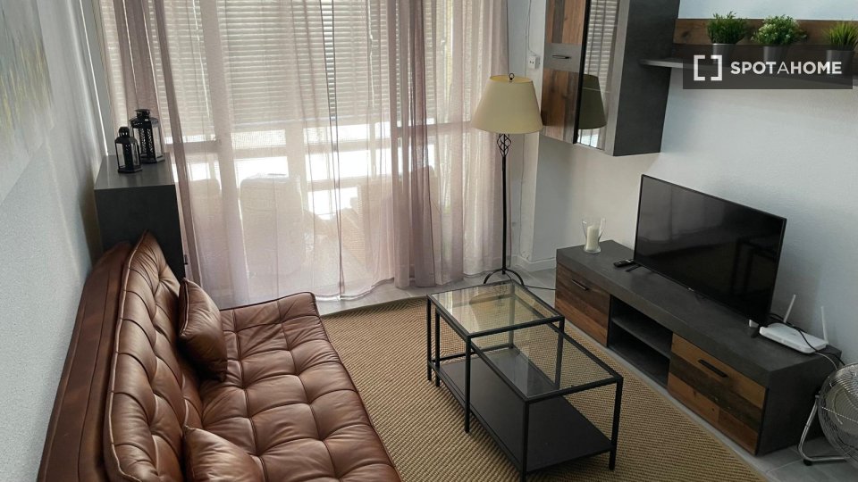 Apartment Malaga, 4 beds, 70m² — photo 12
