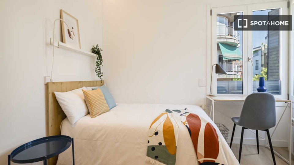 Double room Madrid, 4 beds — photo 106