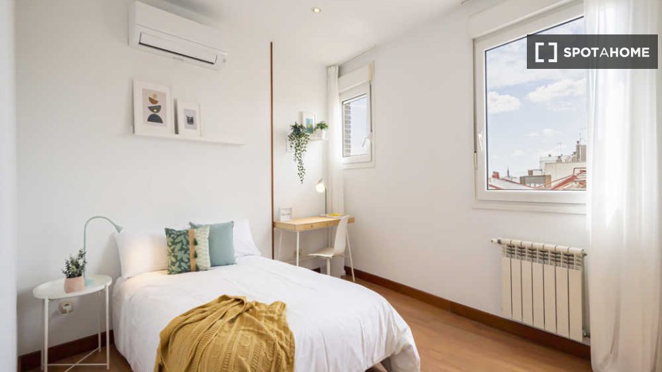 Double room Madrid, 12 beds — photo 49