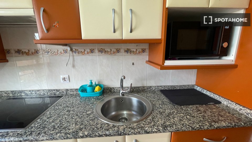 Double room Madrid, 3 beds — photo 9
