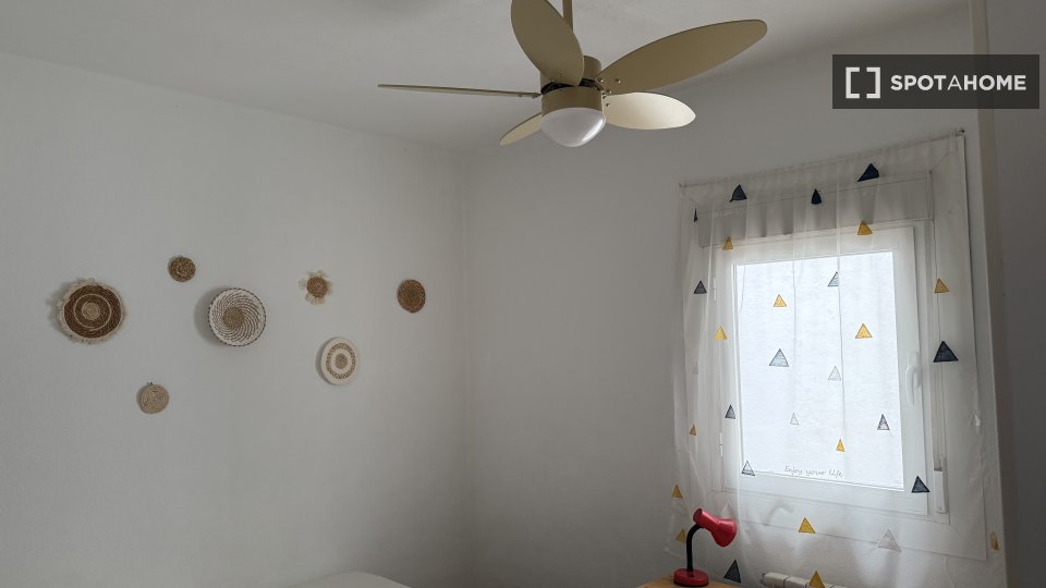 Double room Madrid, 2 beds, 75m² — photo 8