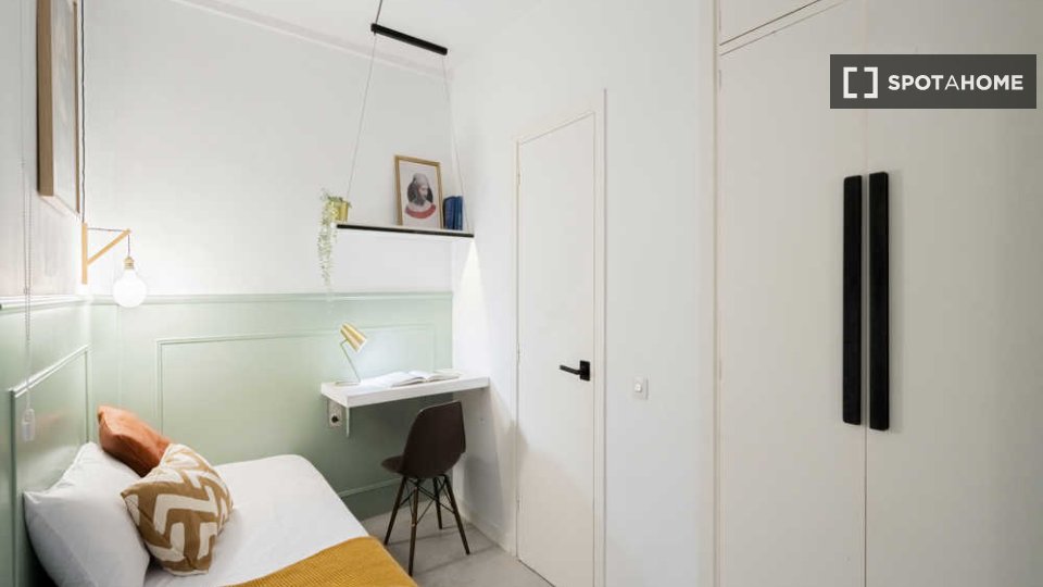 Double room Madrid, 68 beds, 2620m² — photo 48