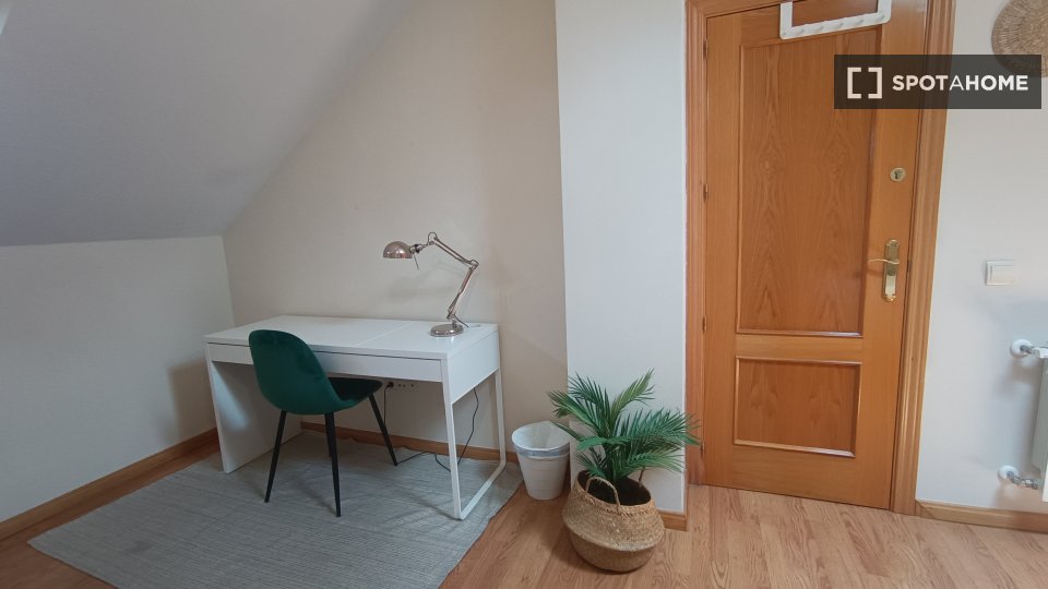 Double room Madrid, 5 beds — photo 17