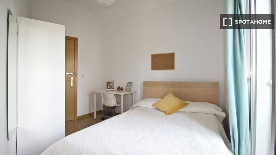 Double room Madrid, 6 beds, 200m² — photo 42