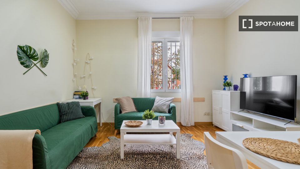 Double room Madrid, 6 beds, 190m² — photo 20