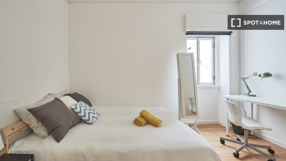 Double room Lisbon, 9 beds, 160m² — photo 38