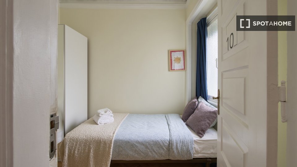 Double room Lisbon, 10 beds — photo 50